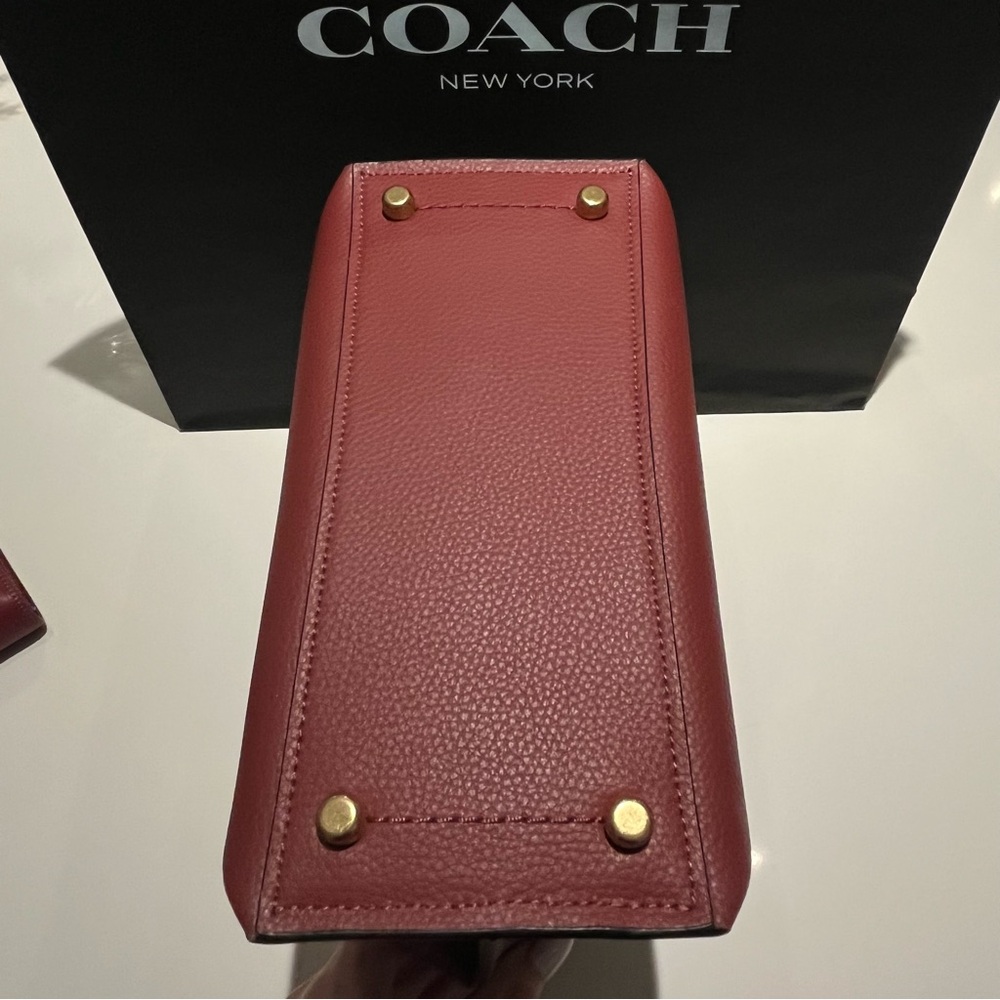Coach 24 Willow Berry Handle & Strap Tote - Picture 5 of 13